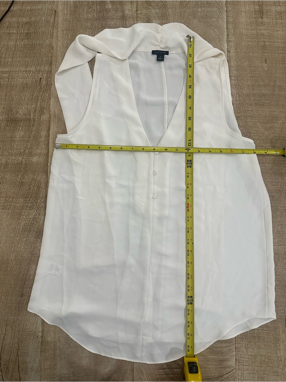 Ann Taylor Cream Tie-Neck Blouse | Size M | Sleeveless & Chic - Picture 11 of 15